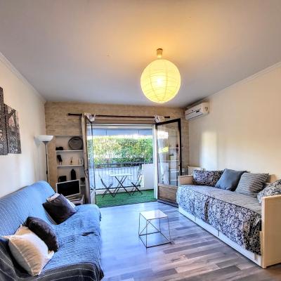Espace de vie : 2 canapés convertibles en lit