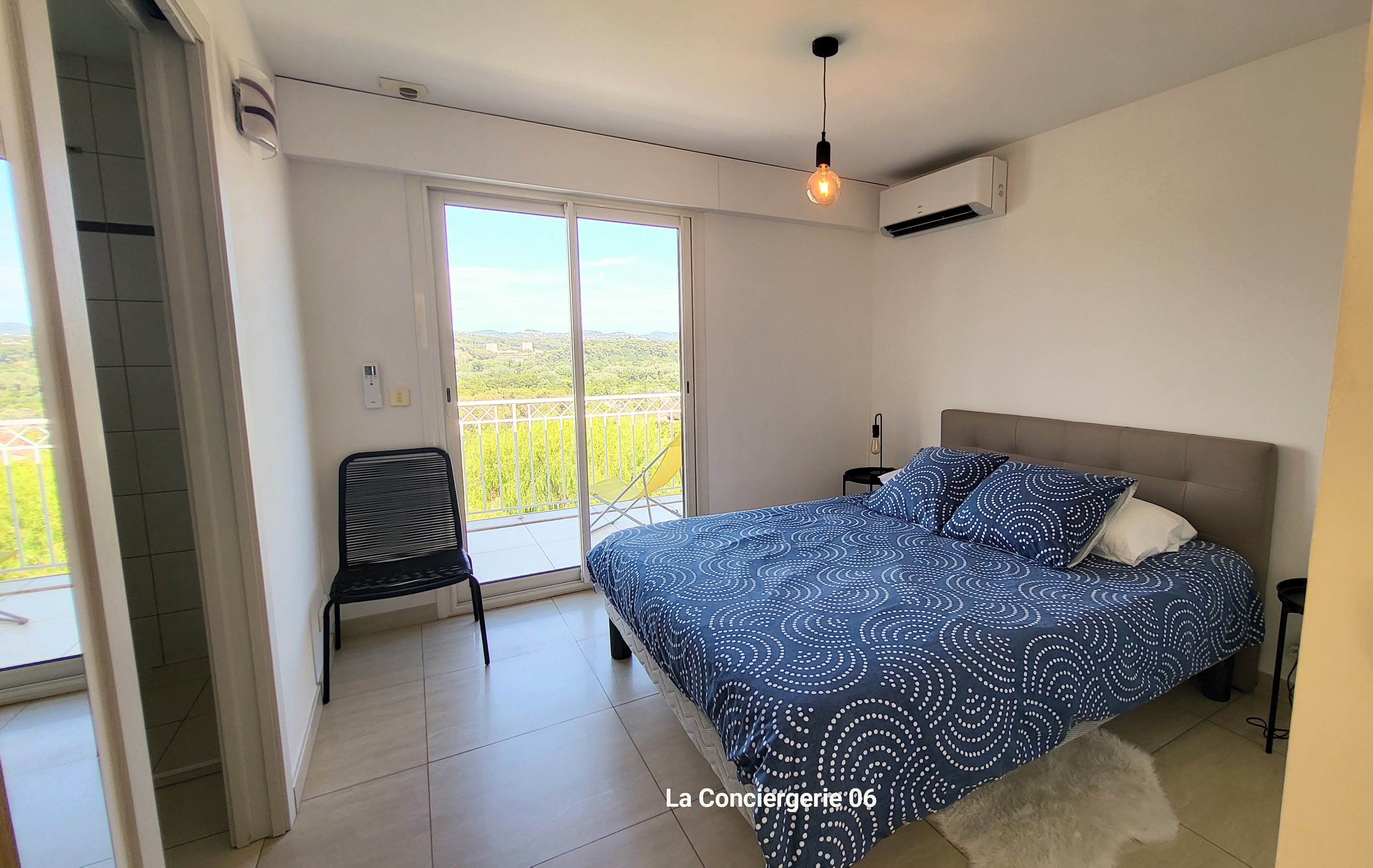 Chambre parentale N2 au 1er étage + terrasse